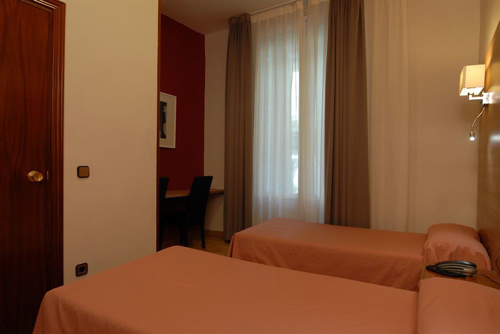 Hostal Aguilar Madrid Exteriér fotografie